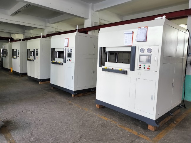 【碳纖維、碳纖】熱壓成型機技術(shù)